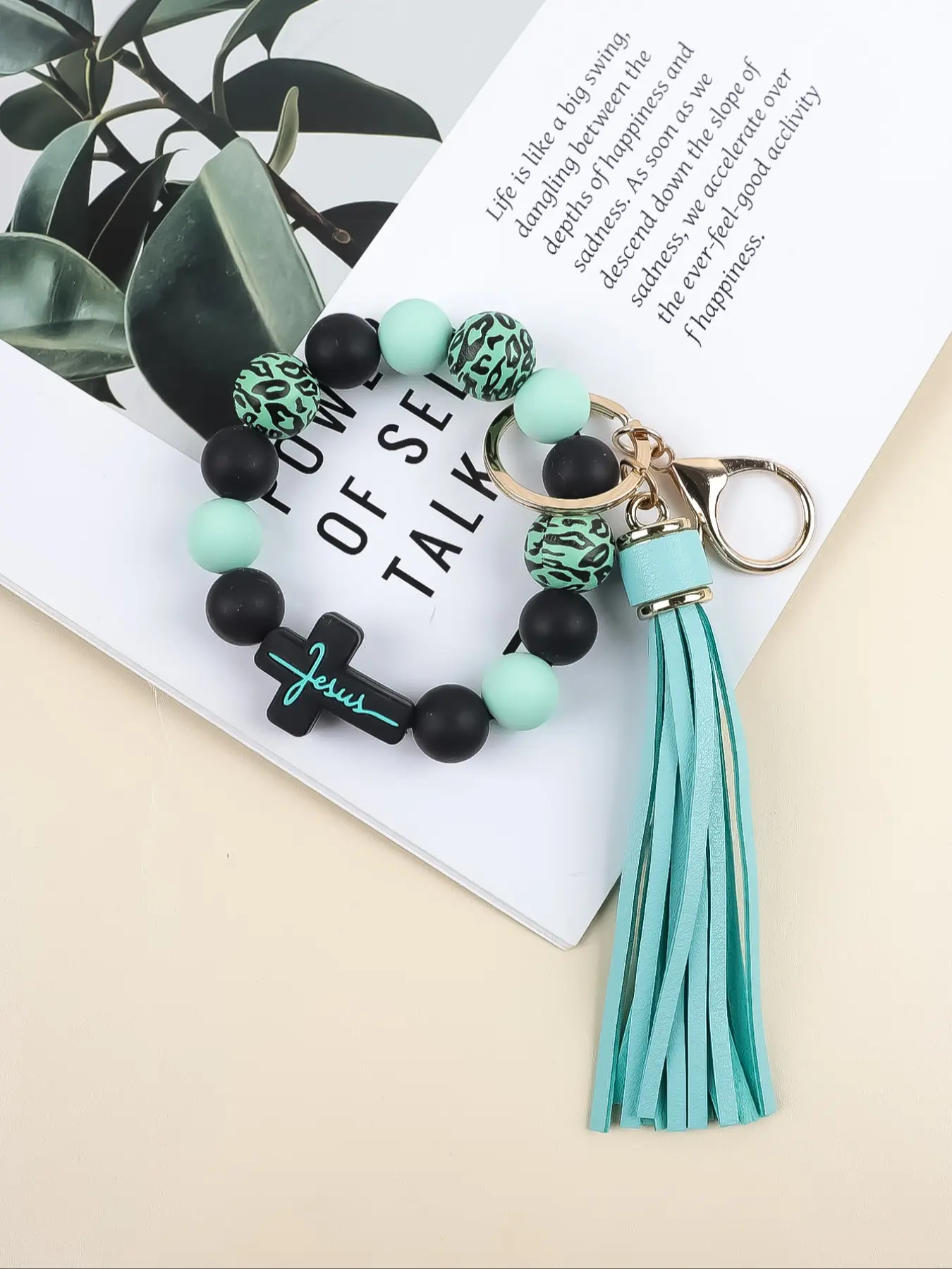 Leopard Wood Beads Keychain, Multi-colored Silicone Beads, Crossover Letters Bag Pendant, Car Key Pendant, Gift for Friends Leopard Wood Beads Keychain, Multi-colored Silicone Beads, Crossover Letters Bag Pendant, Car Key Pendant, Gift for Friends