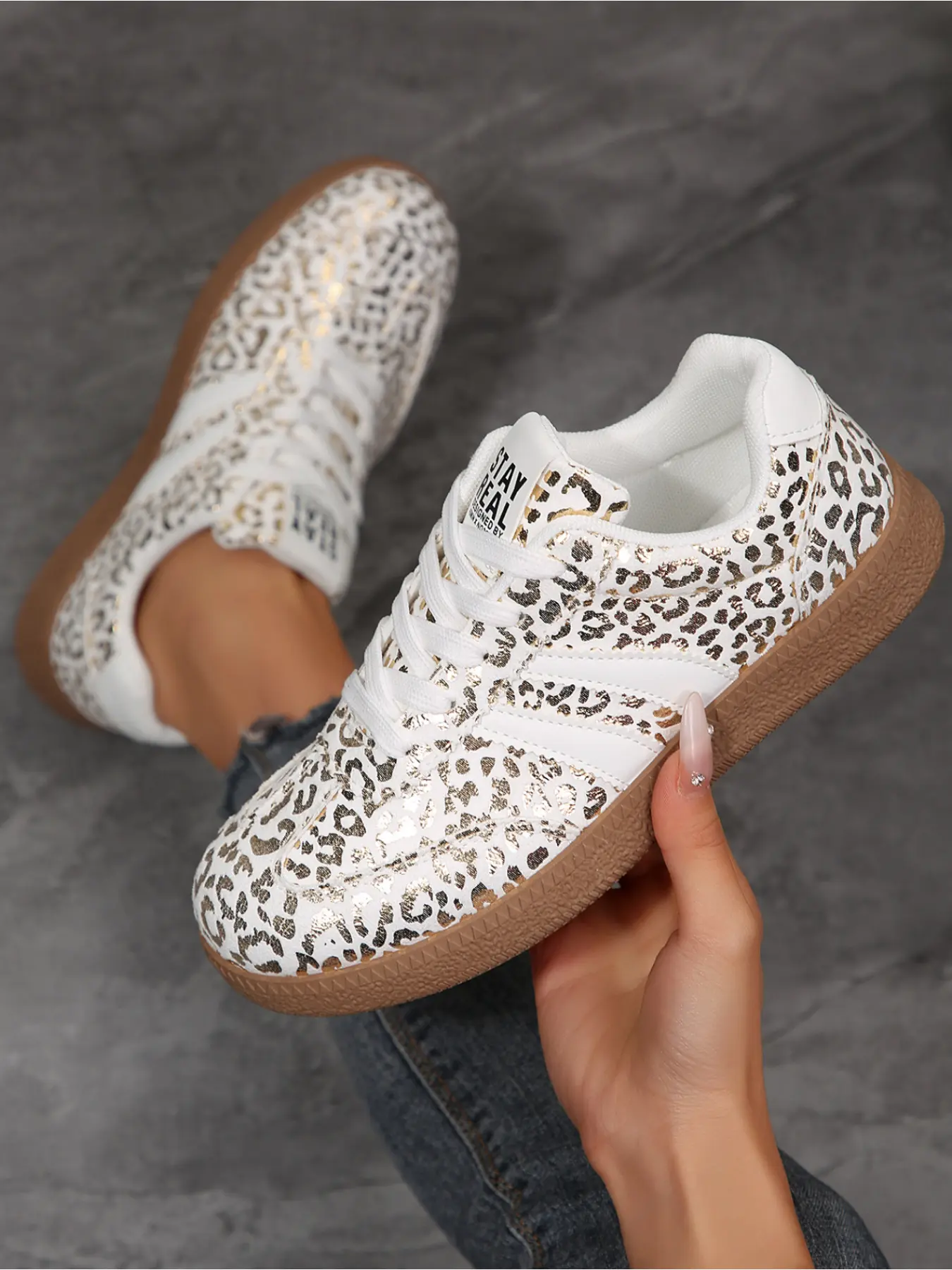 2026 Summer New Leopard Print Fashion Casual Sneakers for Women, Light Blue Retro Versatile Casual Shoes, Soft Sole Breathable Athletic Sports Shoes, Low Top Sneakers