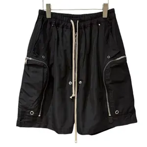Men’s casual shorts for summer, street-style design with multiple pockets, elastic waistband with drawstring, comfortable lightweight breathable fabric, suitable for everyday wear #SummerVibes