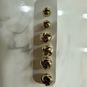 Elegant gold plate earrings for women. Elegant gold plate earrings for women.