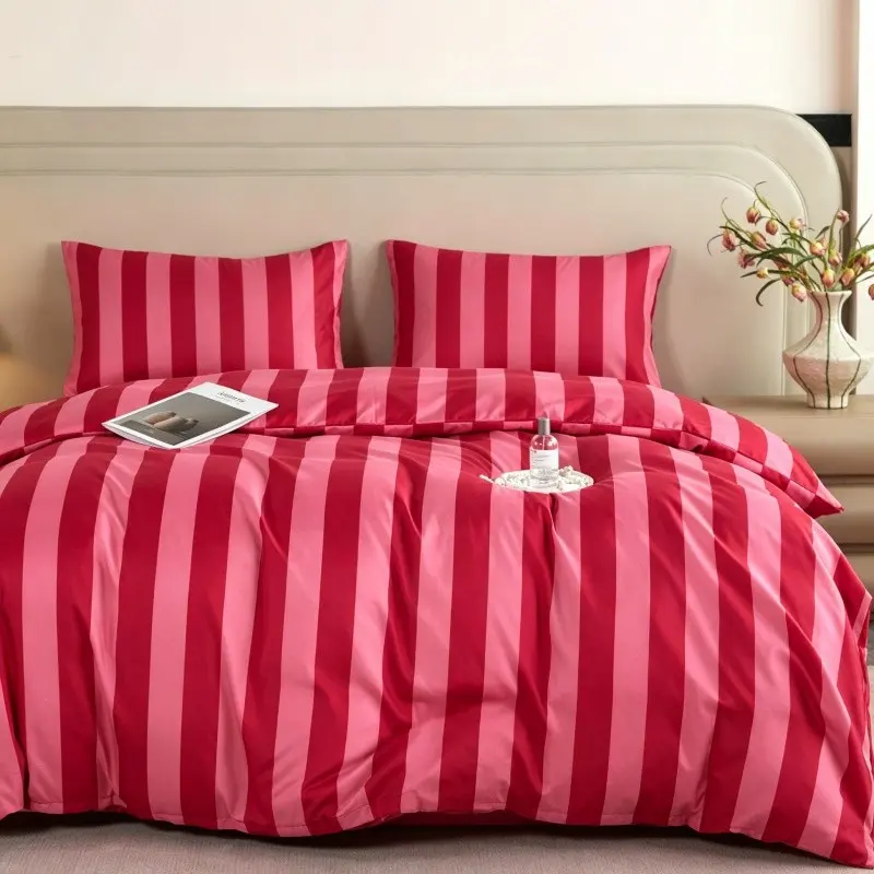 3-piece rose red striped bedding duvet cover set, including 1 duvet cover and 2 pillowcases. No inner fillers included, Decorative bedding set, Bed Sets Supplies