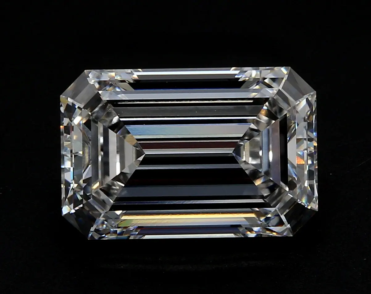 4.69 Carat Emerald Lab Diamond 4.69 Carat Emerald Lab Diamond
