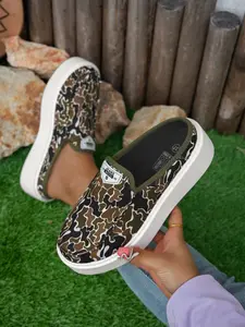 Leopard Print Low Top Casual Shoes, Casual Slip Ons, Walking Shoes, Slip-On Board Sneakers, European and American Fashion Trendy Half Sandals, Women's Footwear