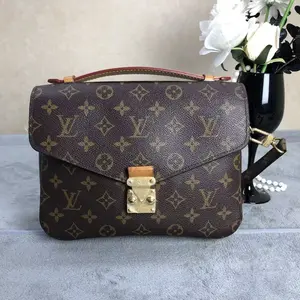Pre-owned Louis Vuitton leather Crossbody Bags Metis Monogram Canvas Messenger Bag 17336