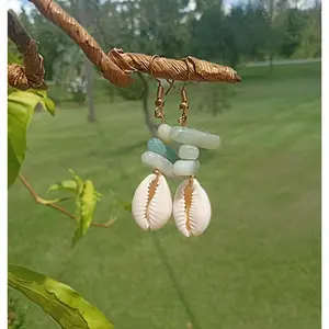 COWRIE & AMAZONITE vertical dangling earrings