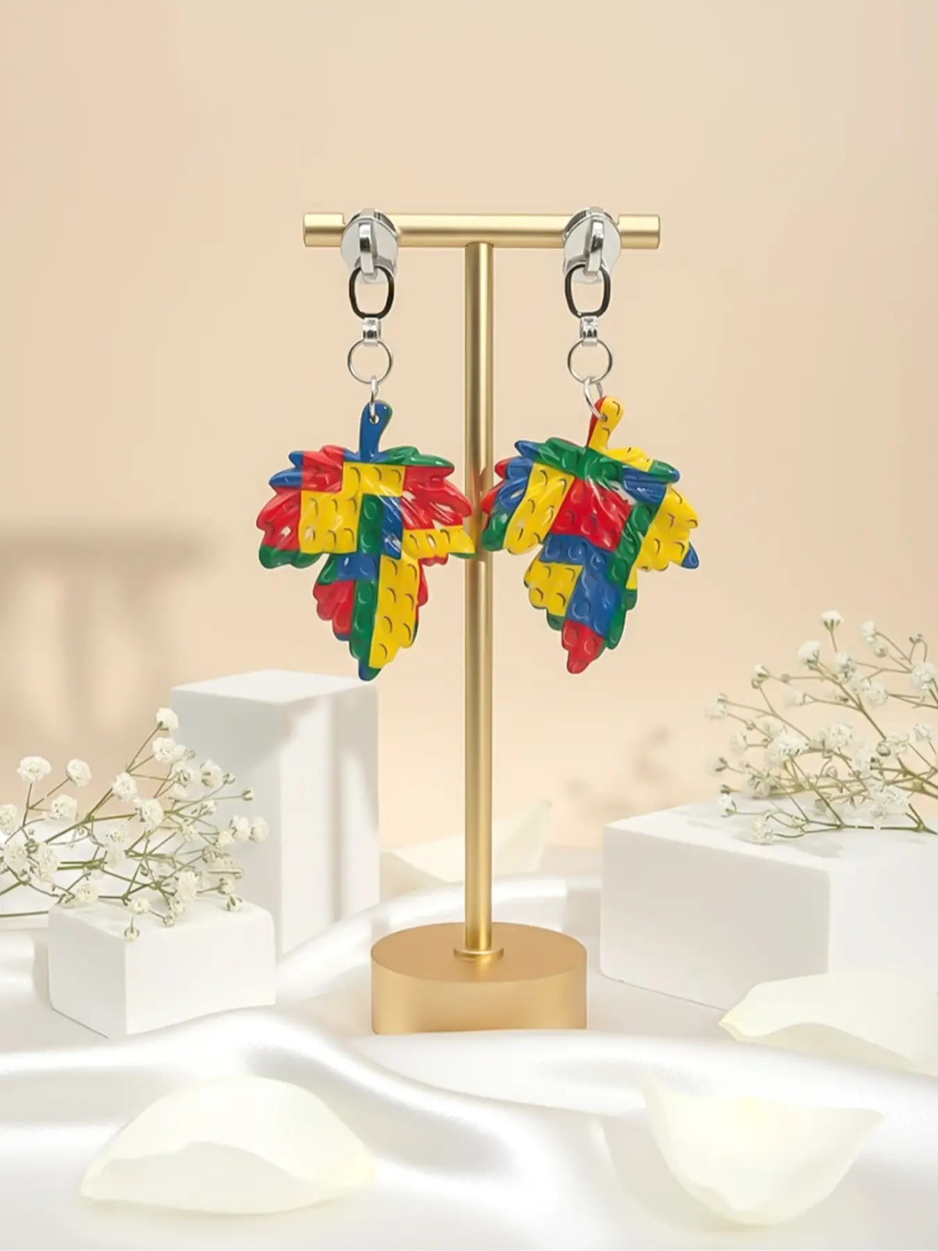 Creative Zinc Alloy Zipper Pendant Earrings, Colorful Maple Leaf Resin Studs, Statement Earrings, Y2K Streetwear, Back-To-School Gift, 1 Pair