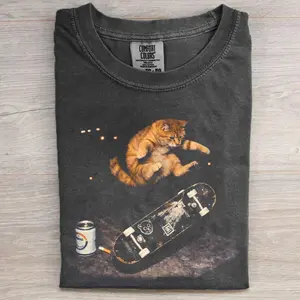 Cool Cat Skateboarding T-shirt, Funny Cat Graphic Tee, Skateboarding Cat Shirt, Gift for Cat Lovers, Gift for Men, Gift for Women