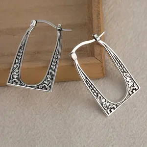 Vintage Metal Craftsman Carved Floral Earrings for Women's Minimalist Bohemian Style Earrings