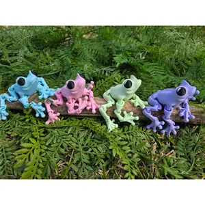Whimsical Articulated Frog Figurine: Poseable Desk Pet for Imaginative Play