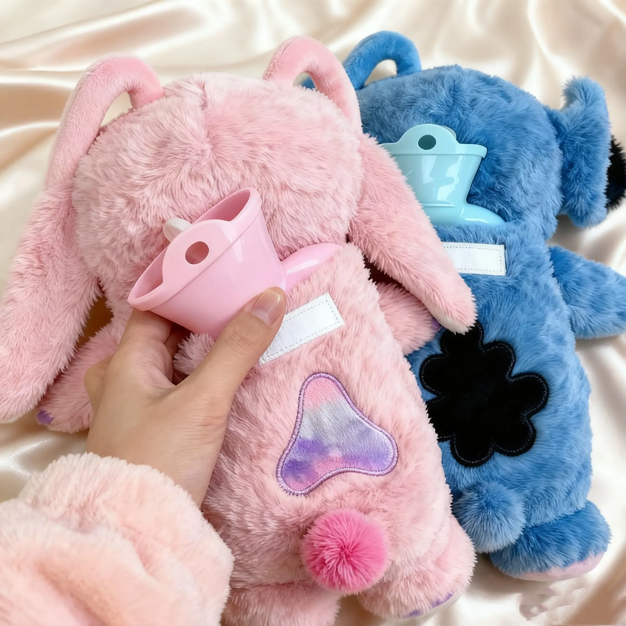 Warm 2-piece set Cartoon plush water hand warmer gift thick new cute Warmth for you on a cold night Warm 2-piece set Cartoon plush water hand warmer gift thick new cute Warmth for you on a cold night