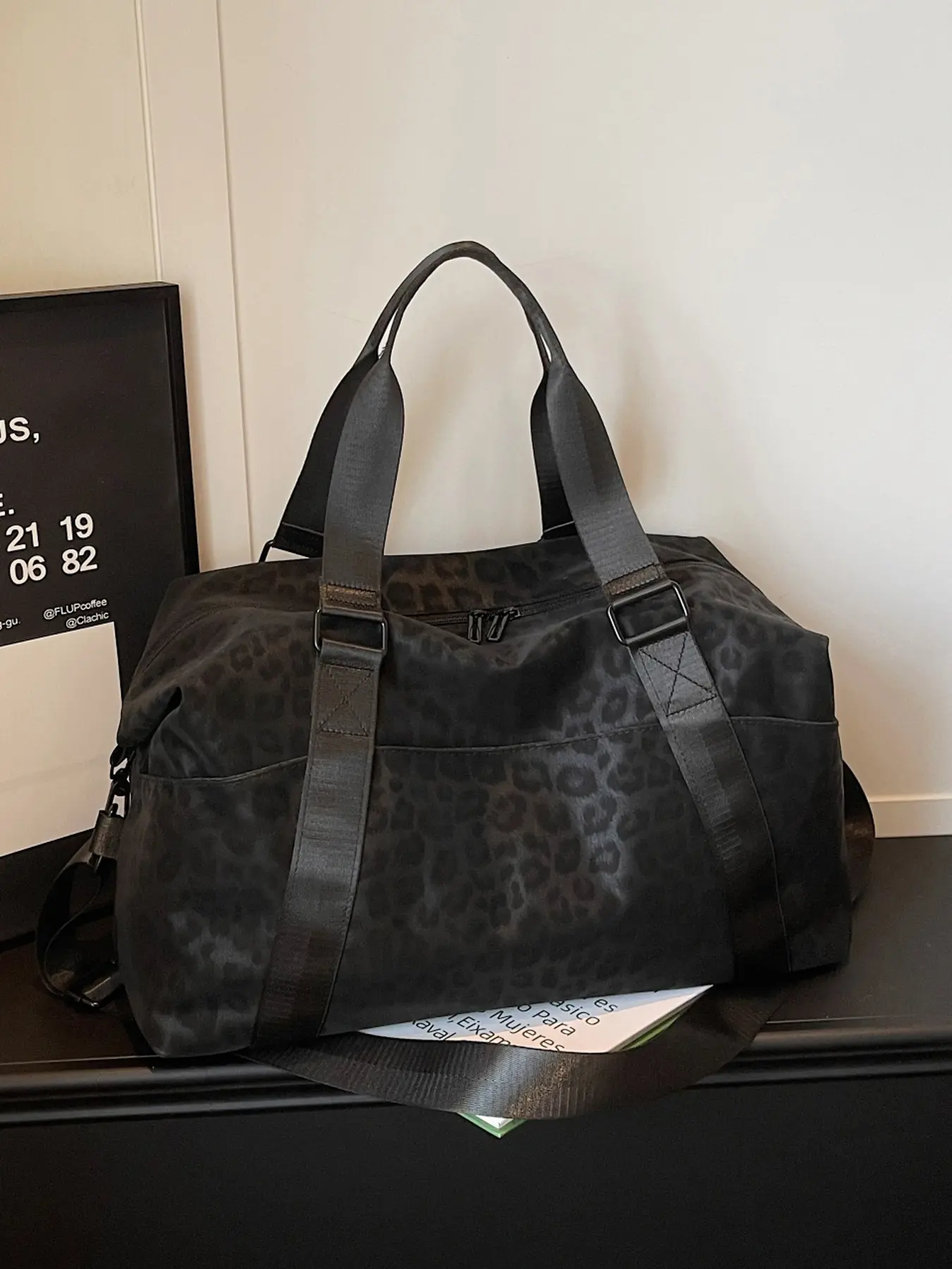 Lao Qianfeng Leopard Print Waterproof Nylon Duffle Bag, Large-Capacity Sports Bag, Durable, Trolley Sleeve Compatible, Commuter Gym Tote for Back-to-School