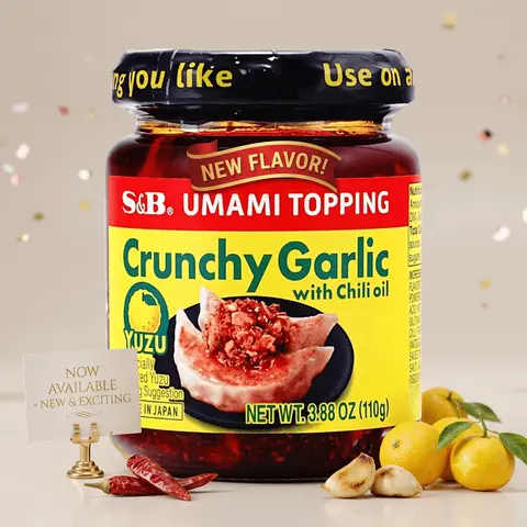 S&B Umami Crunchy Fried Garlic Cloves Topping with Mild Spicy Chili Oil Sauce, 3.9 oz (110g) Japanese Salty & Savory Dip, Stir-Fry/Marinade Essential (Pack of 1-4-6) - Packaging May Vary