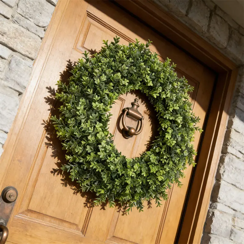 Spring and summer yellowwood folding wreath, Greenery Wreath, featuring realistic green eucalyptus leaves for the front door, and it can be a home decoration, Doorframe Ornament, Decor Ornaments, for indoor or outdoor walls, windows, fireplaces or porches
