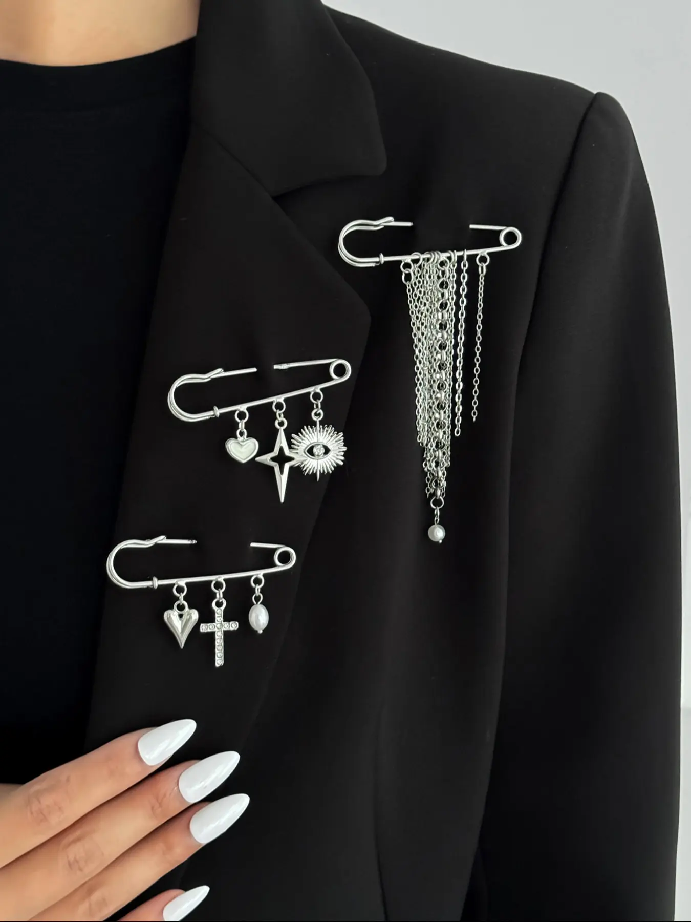 Vintage Silver Multi-Element Lapel Brooch Pins Set Heart Sun Cross Pendant with Fringe, Sweet Cool Style Hoodie Jacket Decoration, Fashion Accessory