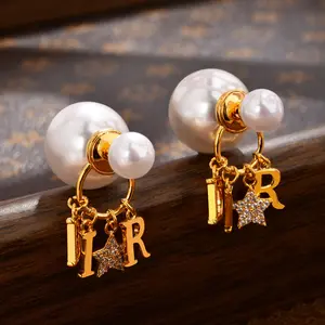 Luxury and sophisticated letter-shaped imitation pearl stud earrings, elegant and individualistic fashionable and simple earrings, the best Valentine's Day gift for your girlfriend