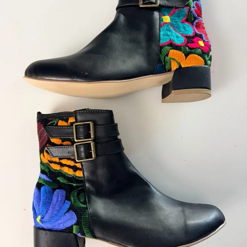 Botas bordadas bajas - Beautiful Embroidered Boot - Handmade in Mexico, Floral Design, Cuban Heel, Casual & Formal, Mexican boot  Women