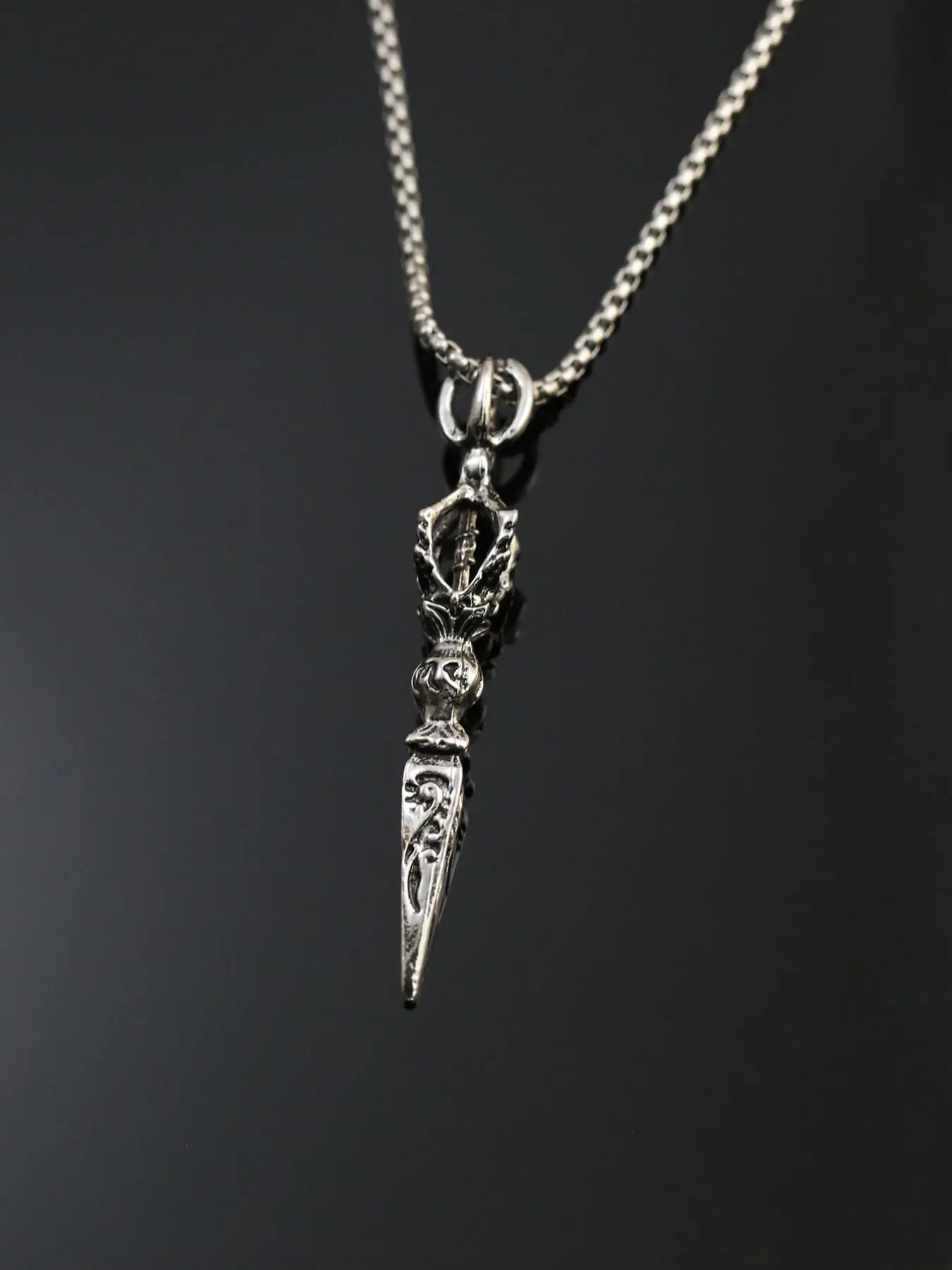 Vintage Hollow Out Design Pendant Necklace for Men & Women, Punk Jewelry for Party, Fashionable Jewelry Accessories, Trendy Necklace for Daily Wear, without Box, Engraved Necklace, Stainless Steel Necklaces, Chain Necklace