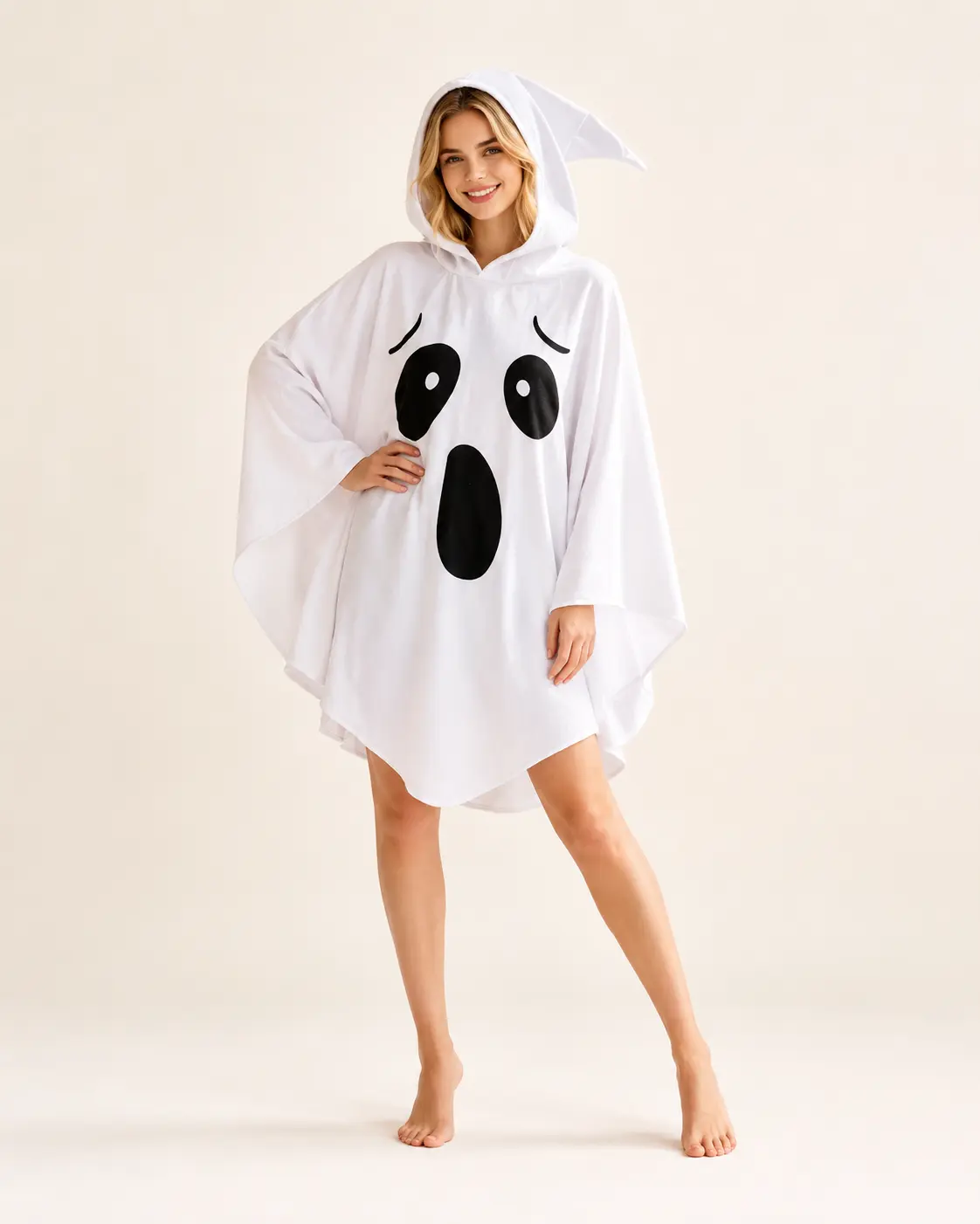 Women’s Cute Ghost Poncho Costume, White Hooded Cape with Funny Face Print, Loose Halloween Party Outfit for Adults