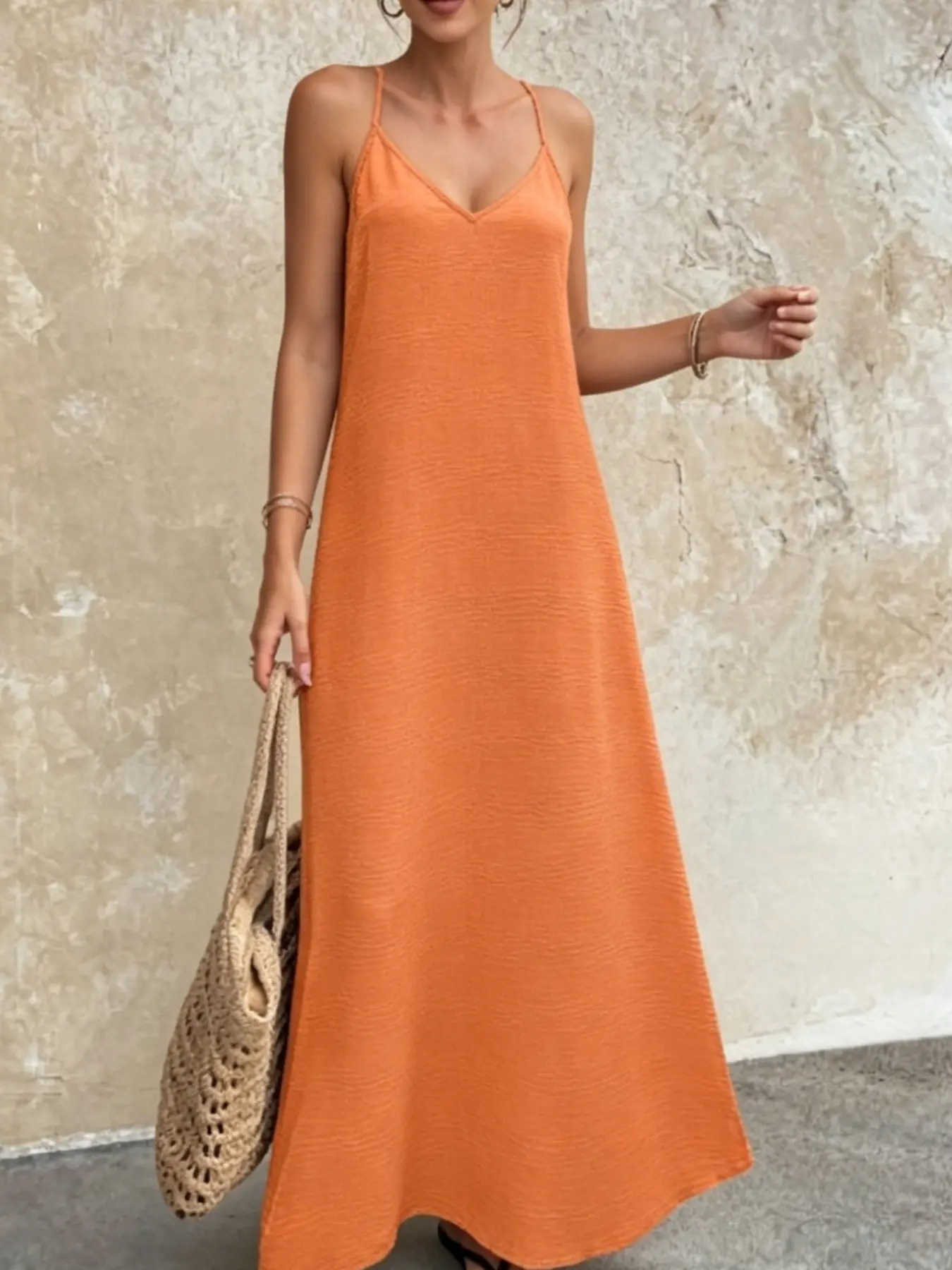 A women's fashionable, gentle and casual solid color lazy Sleeveless Spaghetti Strap suspender long dress, with a high-end hanging loose seaside vacation beach dress design, suitable for summer, home, indoor and outdoor wear, Bohemian style dress
