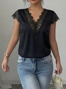 Lace Patchwork V-Neck Short Sleeve Women's T-Shirt, Casual Fashion Versatile Top, Stylish Ladies' Clothing, Perfect for Everyday Wear, Womenswear