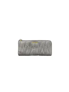 Pre-owned miumiu Matelassé leather Small Leather Goods Matelassé Zip Wallet grey Excellent S013260326019
