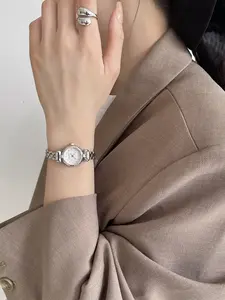 Elegant Women's Quartz Wristwatch, Round Analog Dial, Zinc Alloy Band, Casual Style for All Seasons, Perfect for School & Daily Wear, Casual Trendy Wristwatch