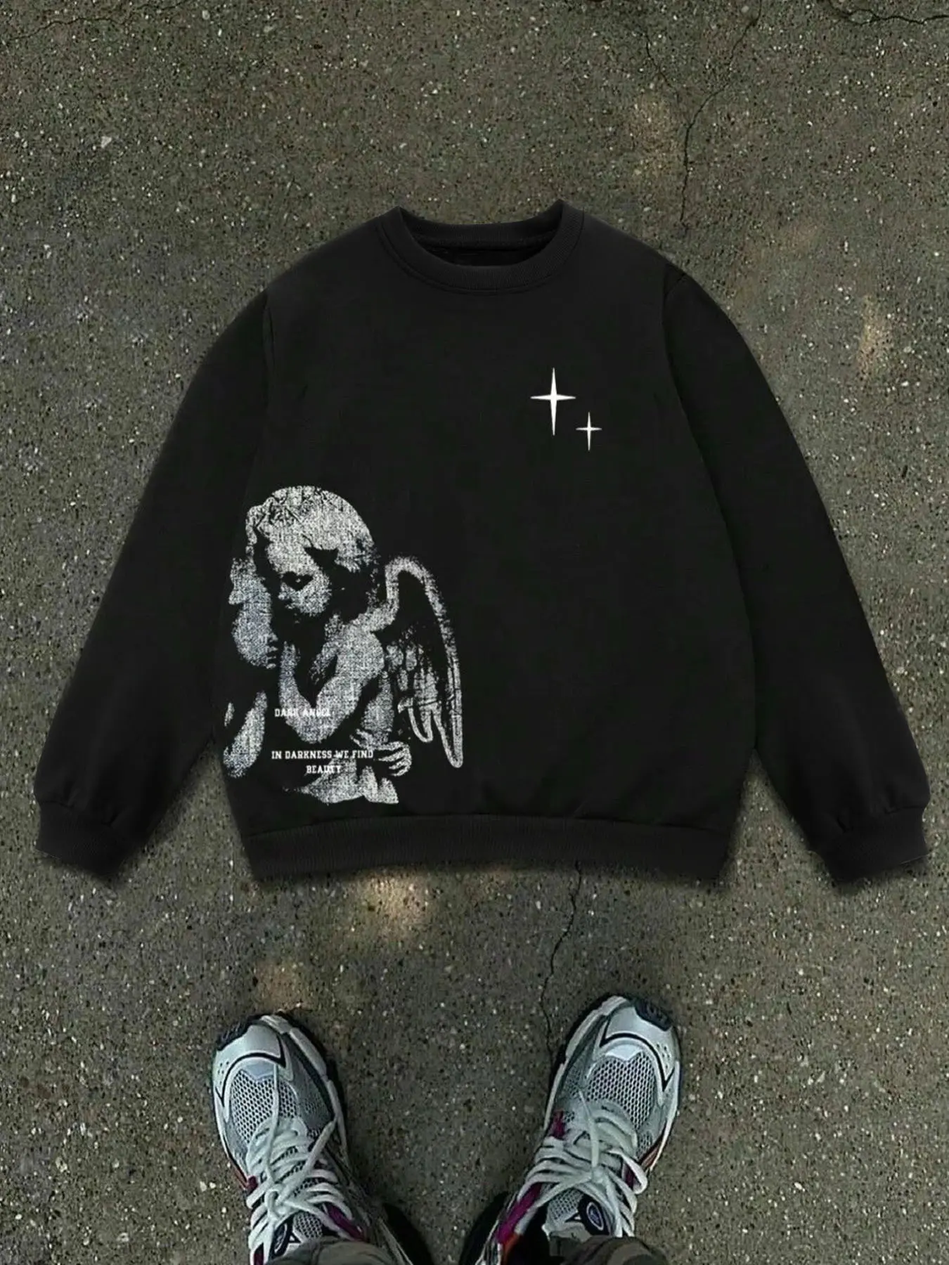 Men's stylish fleece sweatshirt Long sleeves with angel print design, casual graphic crew neck pullover, perfect for fall and winter, stylish every day wear