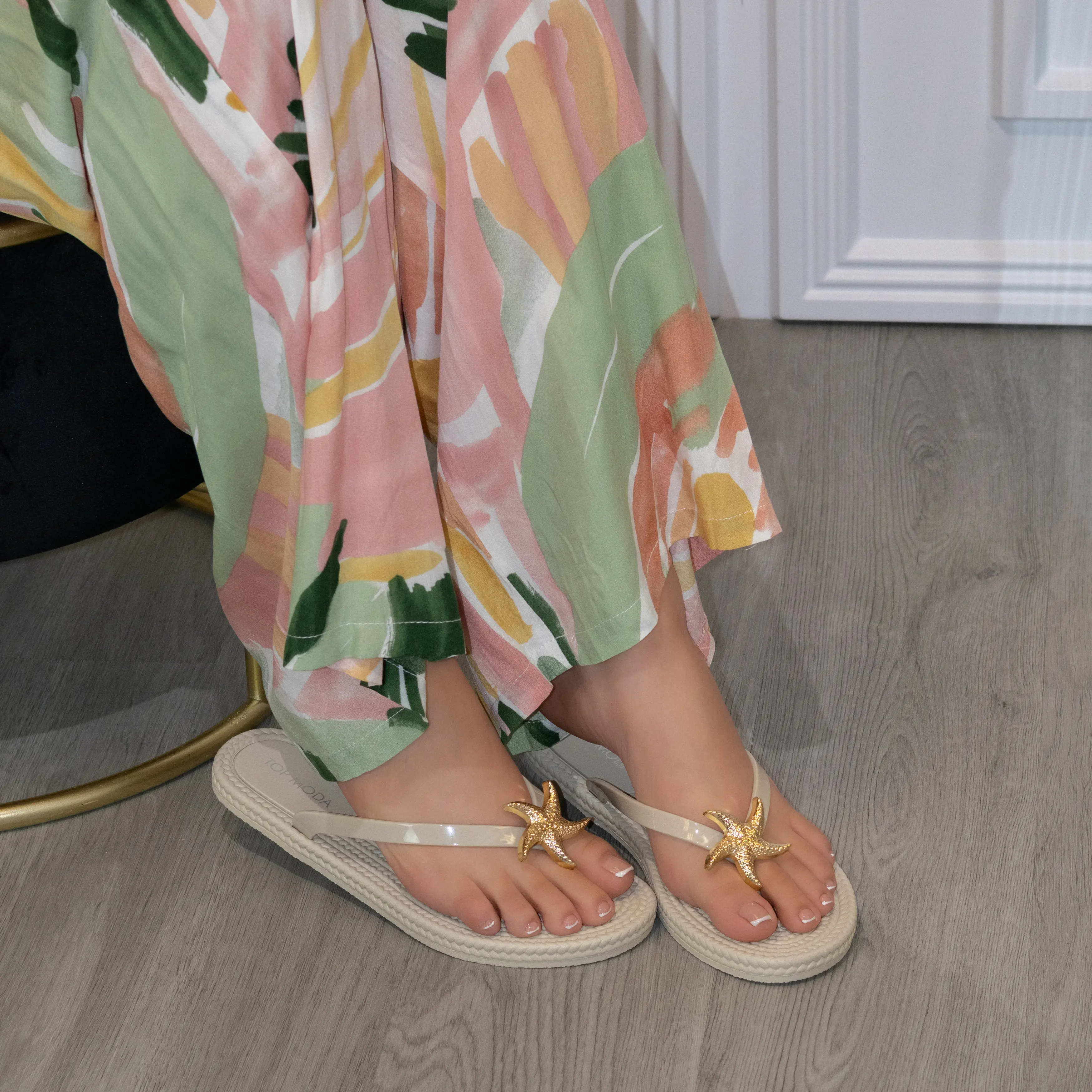 Nina - Women’s Flip Flop Thong Flat Sandals, Rubber Sole Non-Slip Pattern, Gold-Tone Starfish Charm Detail, Comfortable Lightweight Beachwear, Casual Summer Everyday Open Toe Footwear