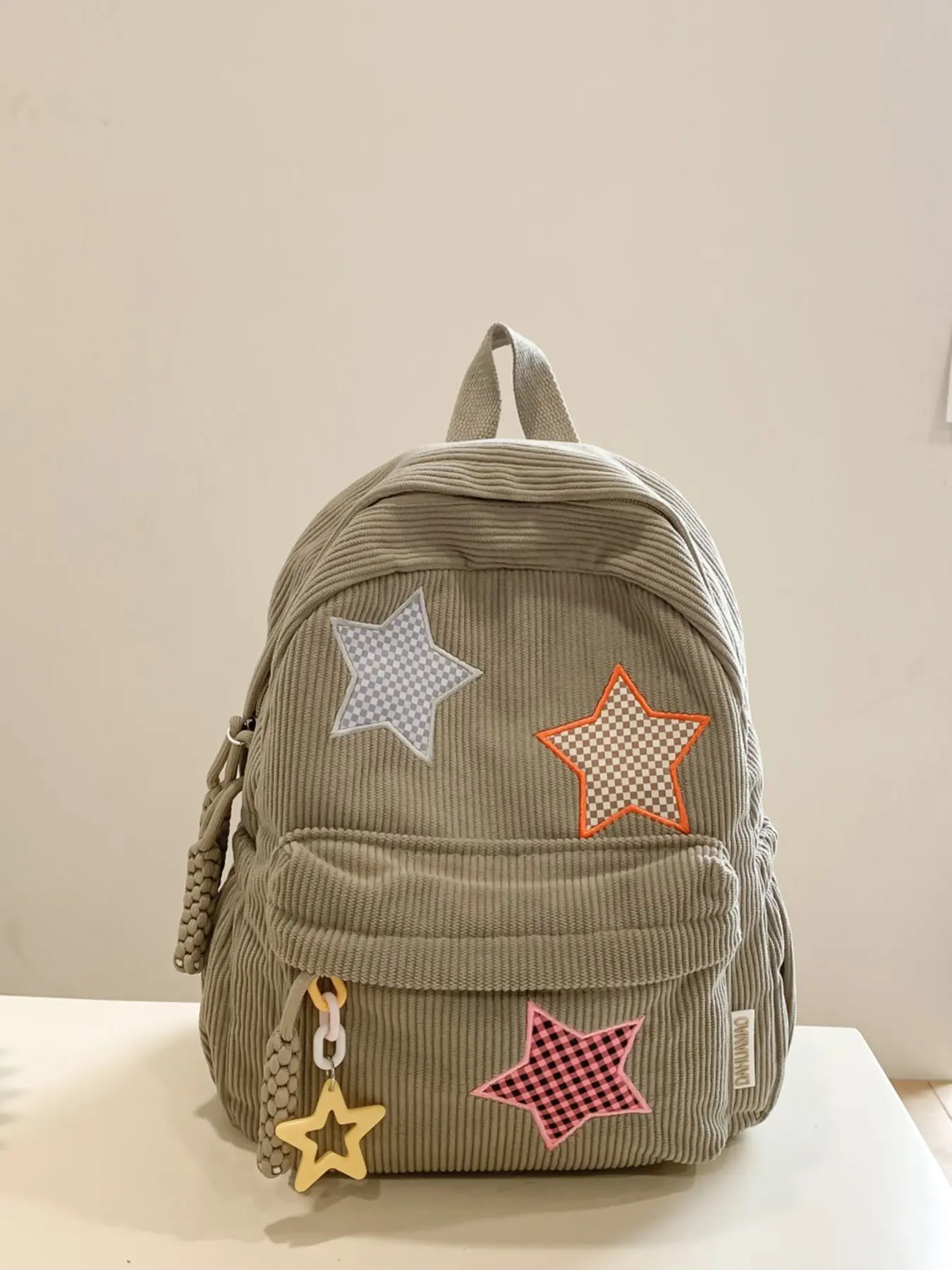 Sweet retro star backpack, checkerboard star patch, star hanging decoration, large capacity casual lightweight backpack, Backpacks for school, can accommodate books, tablets, versatile items for student party classes, Cute Versatile Backpack