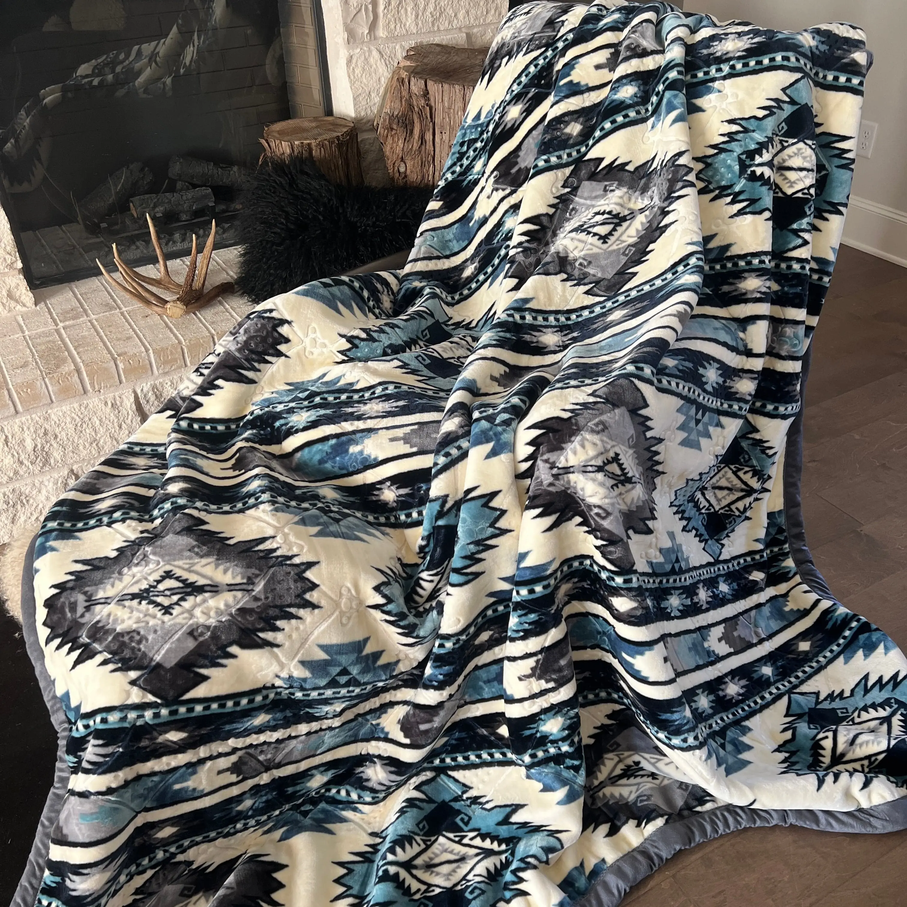 z10 lb 2 Ply Navy Stripe Blanket 88"x84"