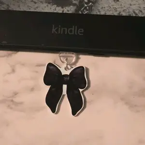 Black Cute Bow Kindle/Phone Dust Plug Charm
