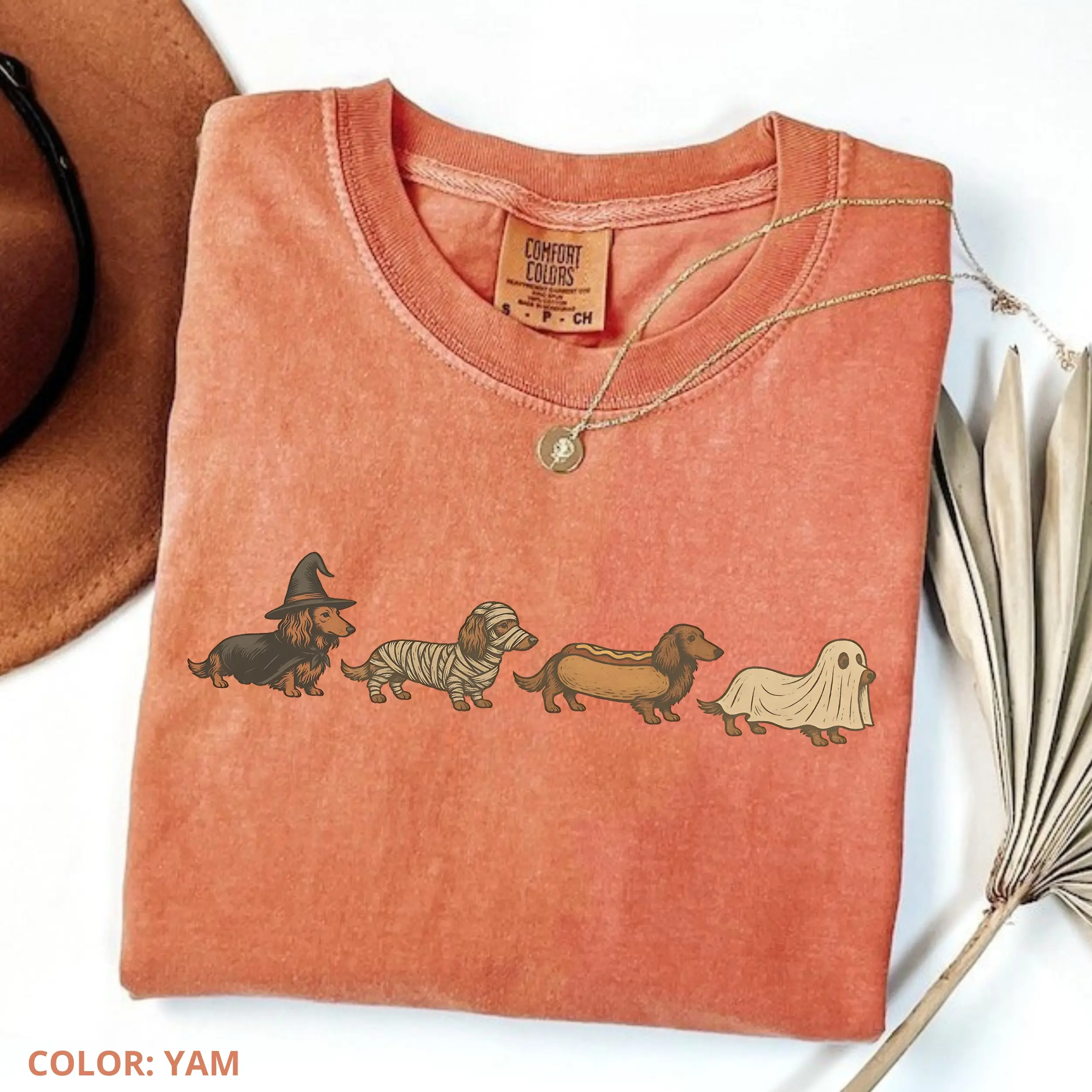 Comfort Colors Halloween Wiener Dog T-shirt Funny Dachshund Costume Tee Retro Fall Graphic T-shirt Cute Dog Lover Gift Unisex Halloween Gift Idea, Cotton Fabric