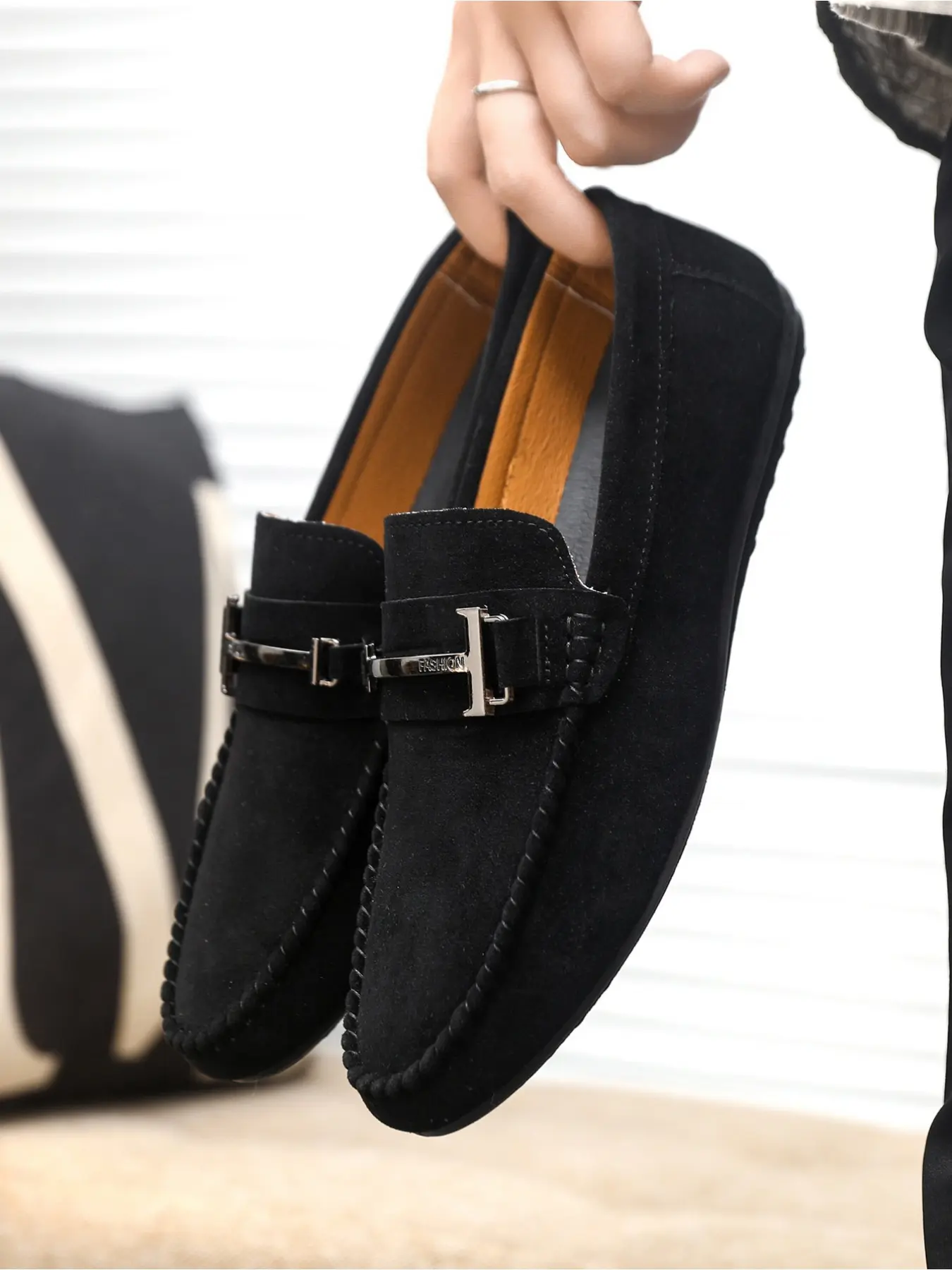 2026 Young Luxury Suede Leather Loafers for Men, British Style, Casual Loafers Shoes, Versatile, Soft-Soled, Flat, Breathable Men's Shoes, Lightweight and Comfortable, a Must-Have for Men's Daily Outfits with Inelastic Demand, Footwear