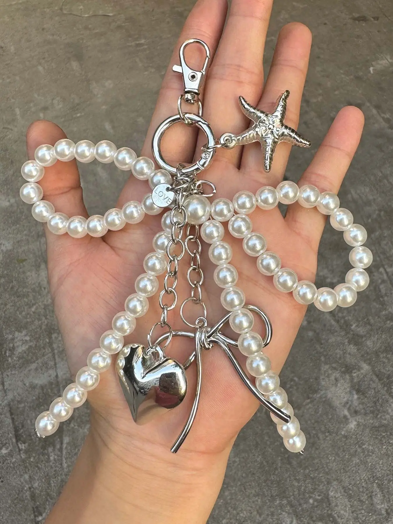Niche design exquisite pearl string keychain, metal bow starfish pendant, sweet and fashionable pearl bow silver heart pendant car keychain pendant versatile bag pendant, shoulder bag crossbody bag small item keychain pendant, Trendy Cute Stylish Keychain