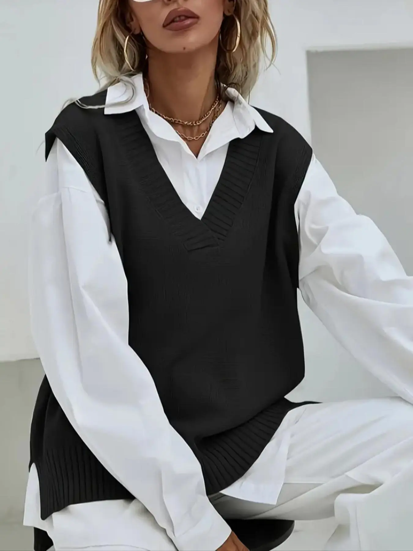Women's Basic Solid V Neck Sweater Vest, Casual Minimalist Sleeveless Knit Top for Daily Wear, Ladies Knitwear for All Seasons