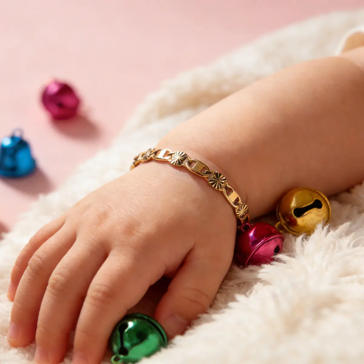 Kids' Durable Gold-Plate Exquisite Trendy Bracelet, High-Quality Tarnish-Resistant Fashion Accessory for Boys and Girls