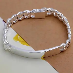 A Stylish 925 Sterling Silver Bracelet - a Luxurious and Beautiful Geometric Piece of Jewelry Suitable for Both Men and Women.