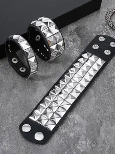 3Pcs Studded Bracelets, Spiked Studded Bracelets Gothic Bracelets Adjustable Cuff Bracelets Halloween PU Leather Punk Bracelet for Rocker Outfits 80s 90s Costume Accessories Trendy Bangle