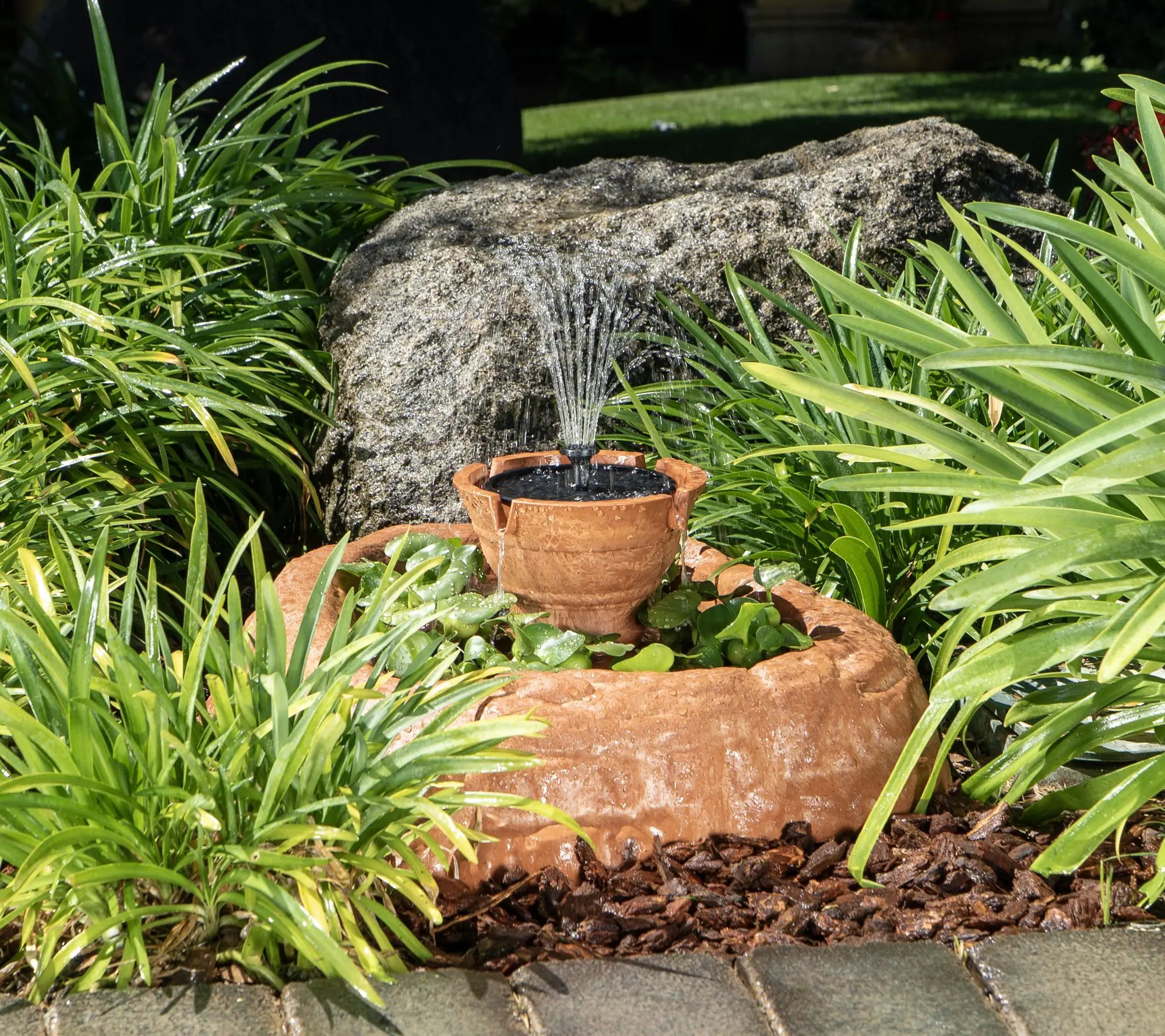 Bernini Roccia Cordless Shallow Pond Fountain Bernini Roccia Cordless Shallow Pond Fountain