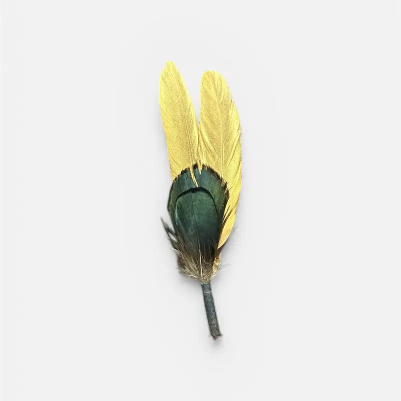 Gold hat feather pluma color oro para sombrero