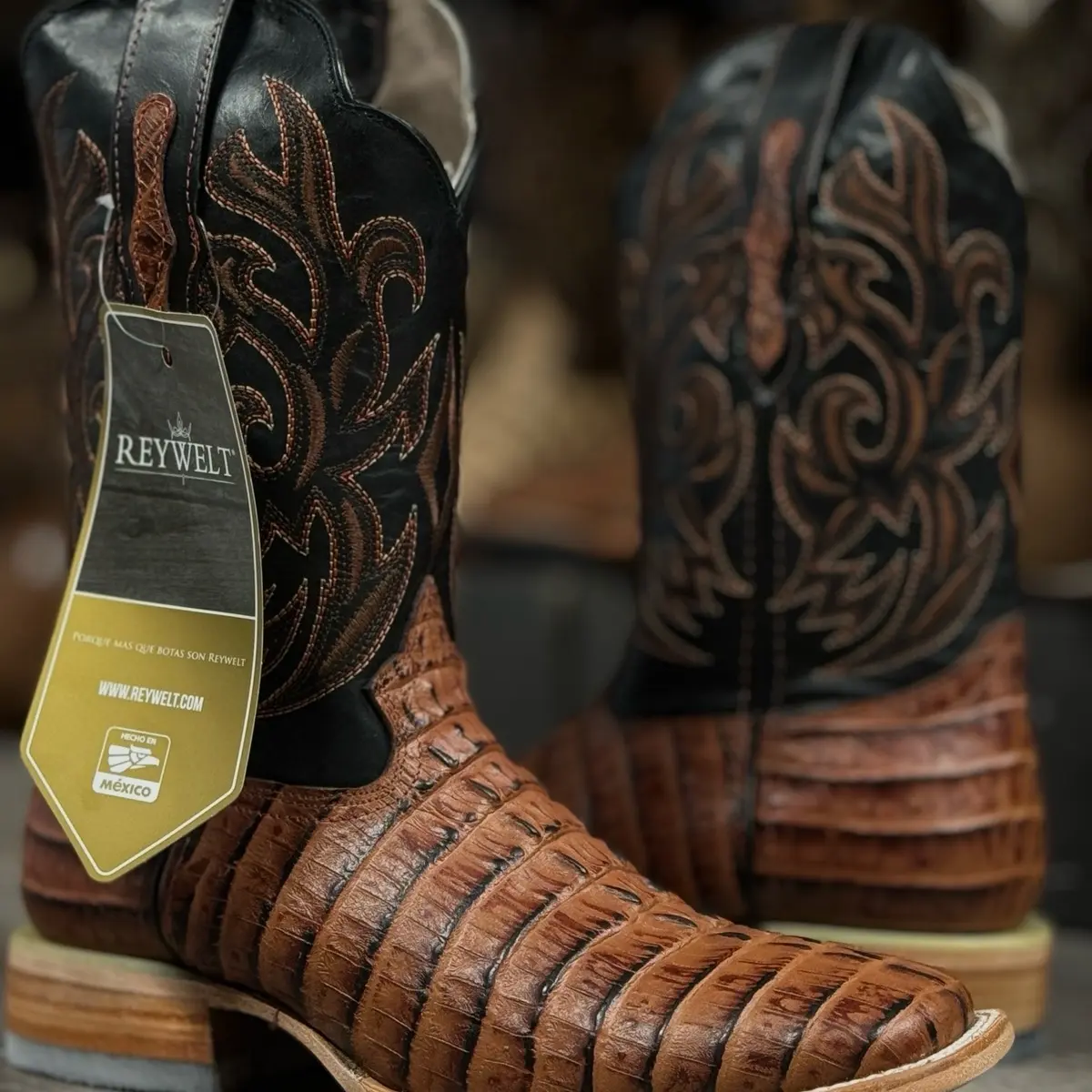 070 Cola Shedron Embossed Color Botas Vaqueras de Mexico Western Boots Cowhide