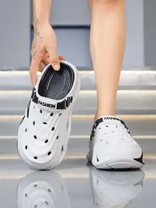 Men's Thick-Soled Clogs, Breathable Hollow Two-Way Slides, Non-Slip Elevated Casual Outdoor Walking Shoes for Daily Wear
