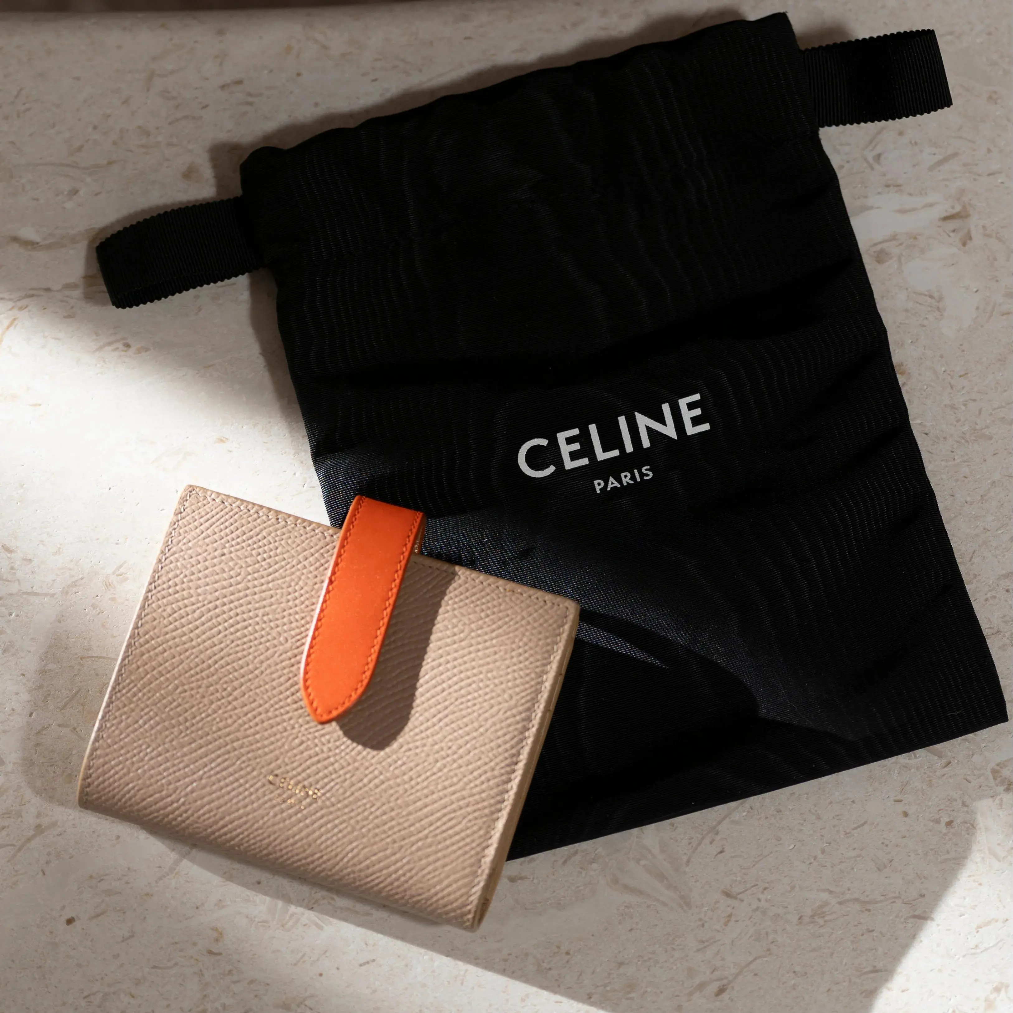 Pre-owned Celine Leather Small Leather Goods Small Strap Bicolor Compact Wallet Beige/Orange