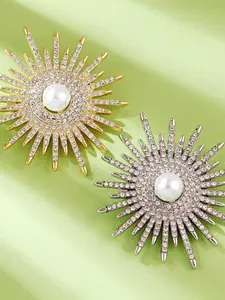 Sunflower Brooch Clothing Accessory, Unisex Fashion Pin, Stylish Floral Design, Perfect for All Seasons, Ideal Gift Idea