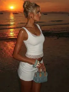 Women's Lace-Trimmed Sleeveless Cami Top for Beachwear, Casual Stylish Summer Tank, Fitted Retro Elegant Top for Everyday & Dates, Womenswear