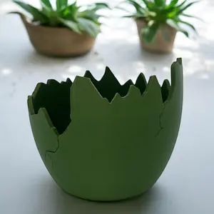 EggScape Planter – Large 3D-Printed Eggshell Design, Modern Planter for Indoor & Outdoor Spaces
