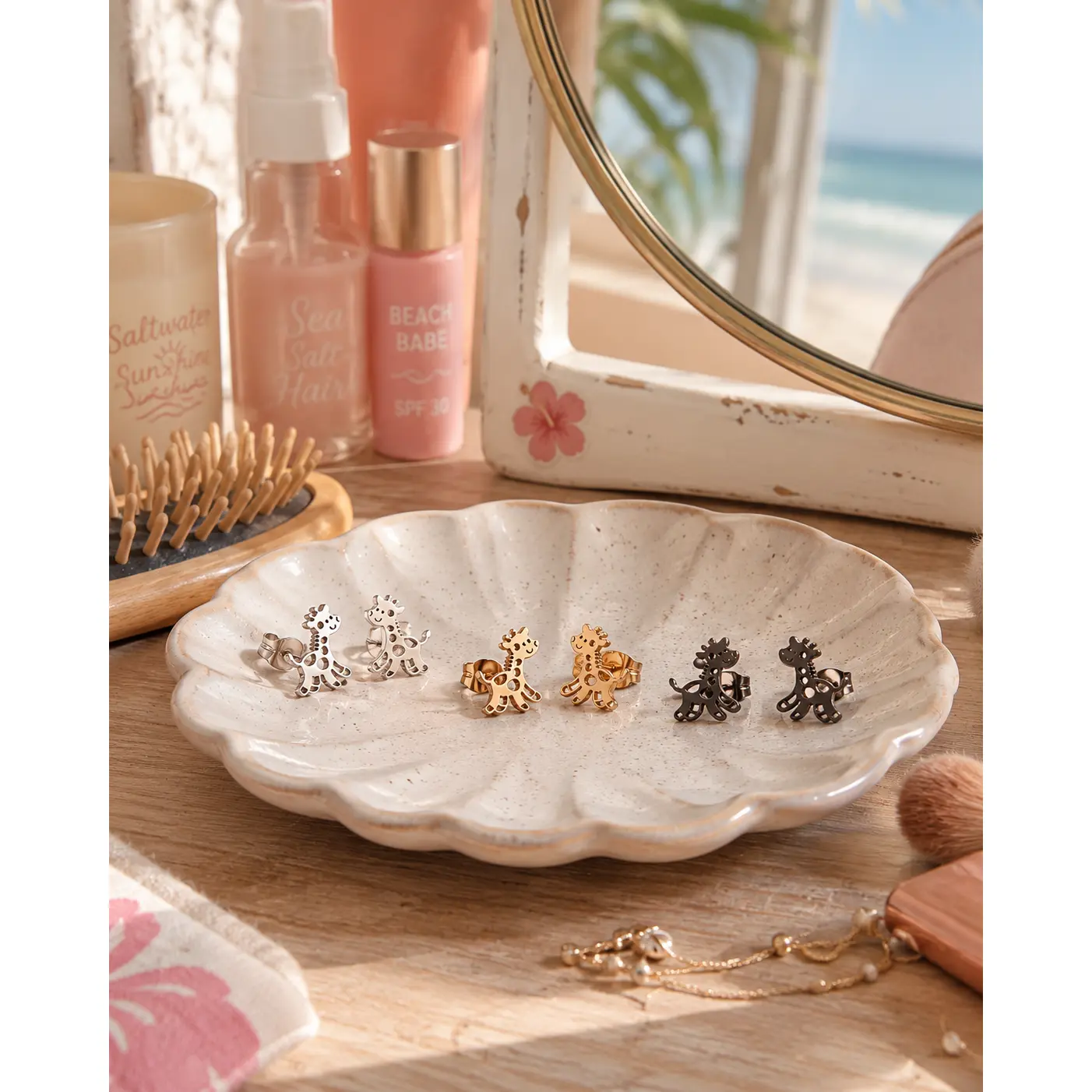 Haolé Little Longneck Studs
