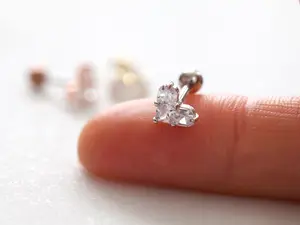 18g Heart Conch Earring • Threadless Tragus Push Pin Piercing • Love Cartilage 4mm Screwback • Simple Minimalist Silver Rose Gold Studs