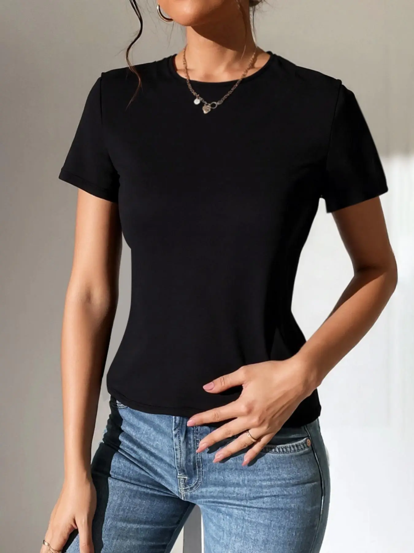 Women's Plain Twist Backless Tee, Casual Chic Fitted Short Sleeve T-shirt for Summer, Ladies Clothes for Everyday Wear, Basic Top, Womenswear, Casual Tee Shirts