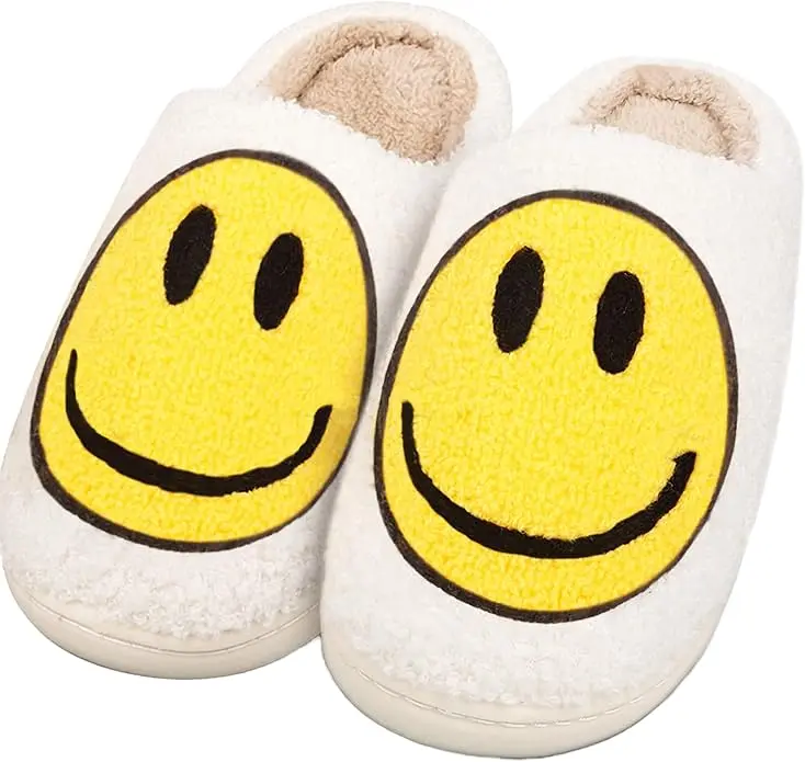 【Size 8.5-9.5】Smile Face Slippers for Women and Men, Retro Comfy Warm Soft Fuzzy Plush Slip-On House Shoes Funny Cute Happy Smile Home Winter Warmies Pillow Cloud Memory Foam Fluffy Slipper for Indoor & Outdoor